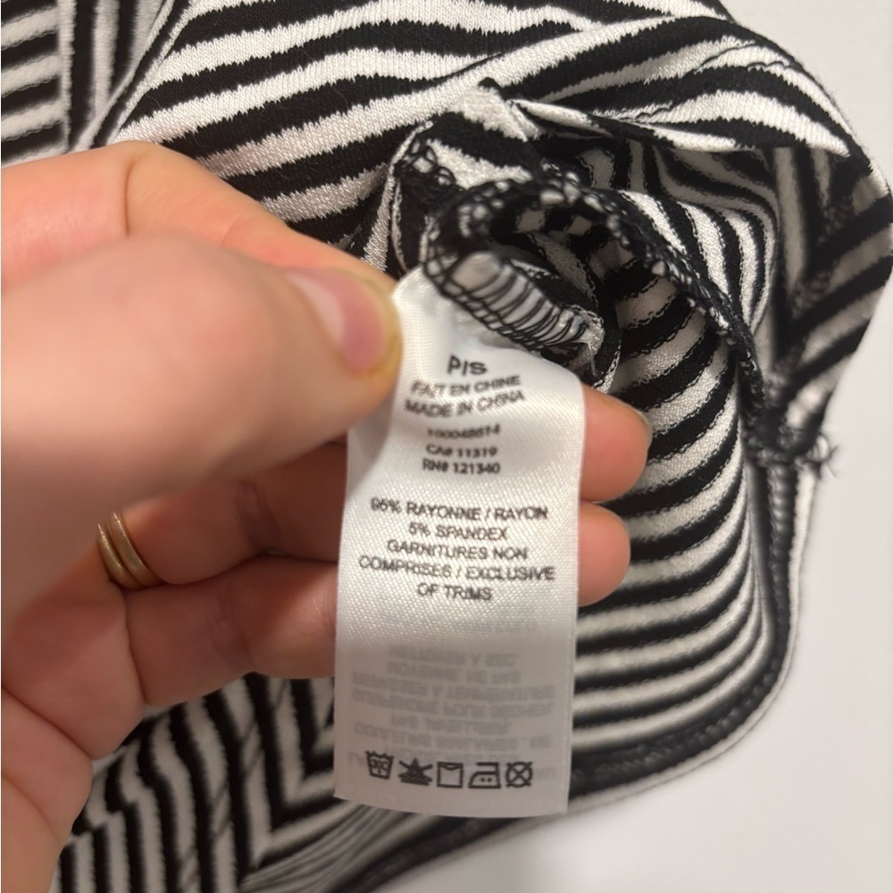 Dynamite Monochrome Striped Top (S) - Picture 4 of 8
